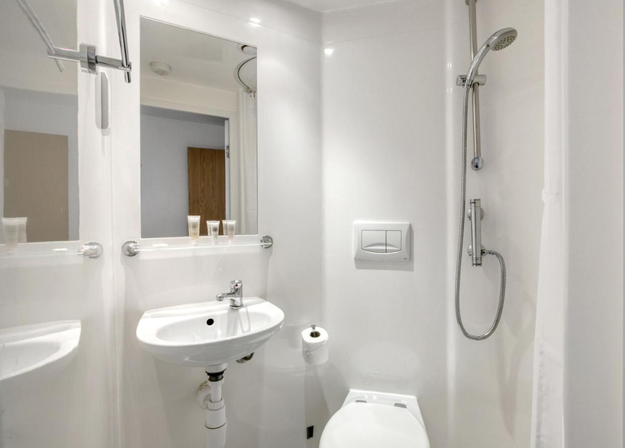 לוטון Central Single Room With Shared Kitchen In Luton מראה חיצוני תמונה