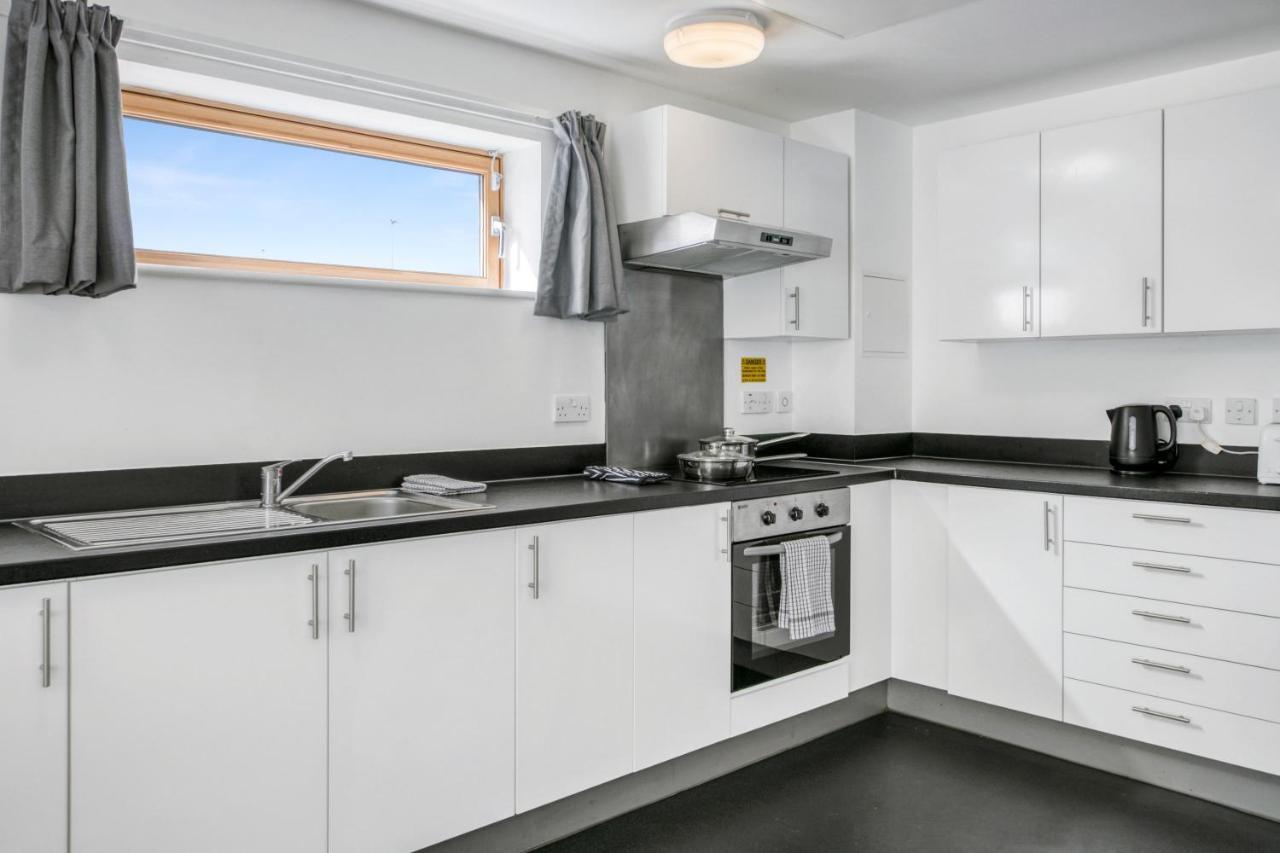 לוטון Central Single Room With Shared Kitchen In Luton מראה חיצוני תמונה