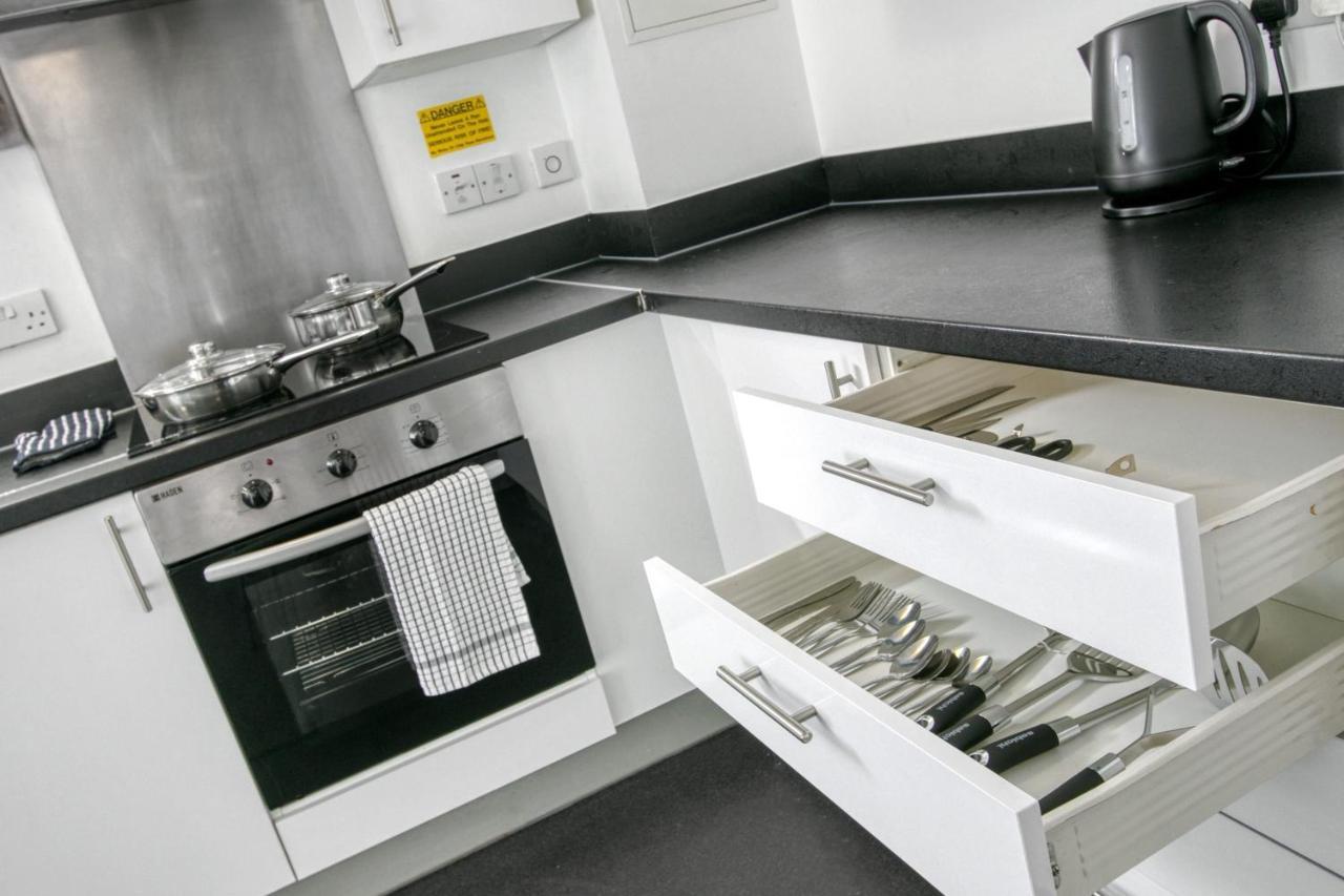 לוטון Central Single Room With Shared Kitchen In Luton מראה חיצוני תמונה
